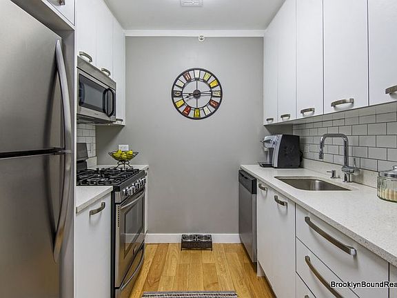 4th image of 8 Vanderbilt Ave APT 2B