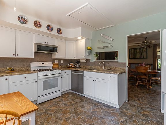 3rd image of 4023 205th St