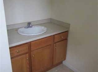 9 Maple Ave, Upton, MA 01568