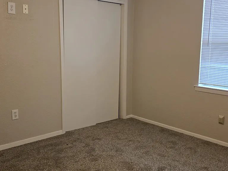 401 S Judd St — Photo 11