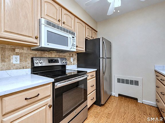 5th image of 401 Swanson Crescent #401