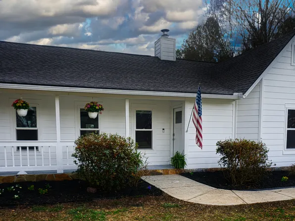 135 Dixie Ln, Covington, GA 30014