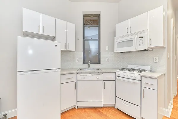 Rented by Living New York | media 10