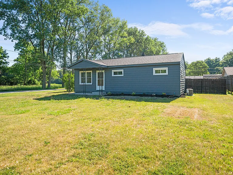 8560 Secor Rd — Photo 1