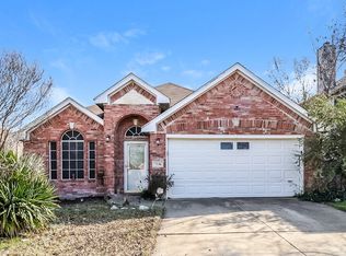 3936 Holly Hill Dr, Grand Prairie, TX 75052