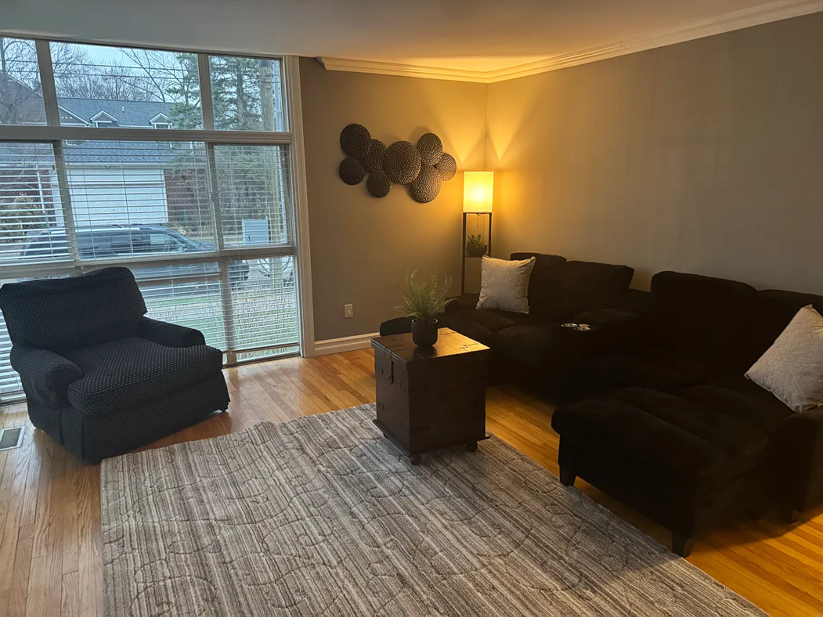 301 N Eton St APT B photo 1