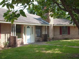 927 E Main St, Fairfield, TX 75840
