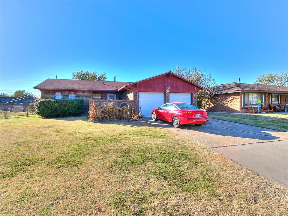 1st image of 805 Plaza Dr