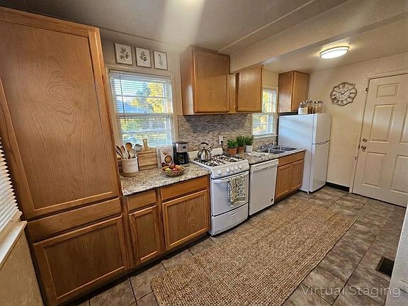 3rd image of 3703 W Ellsworth Ave