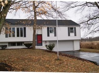 9 Windsor Oval, Old Saybrook, CT 06475