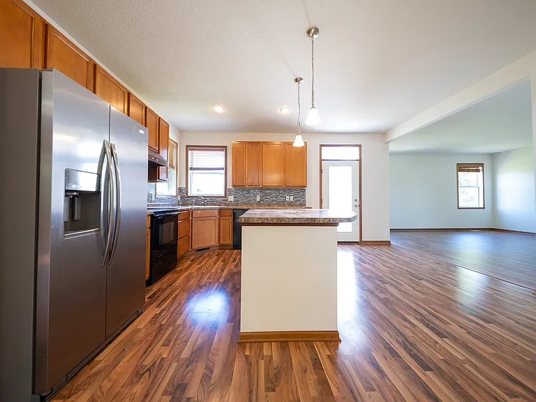 1814 Spring Creek Dr — Photo 4