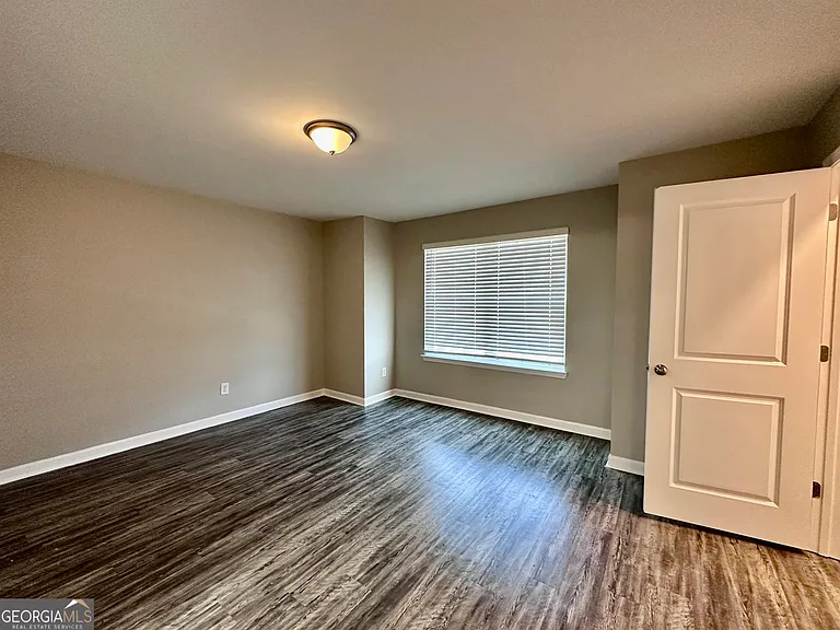 306 Ashigan St — Photo 9