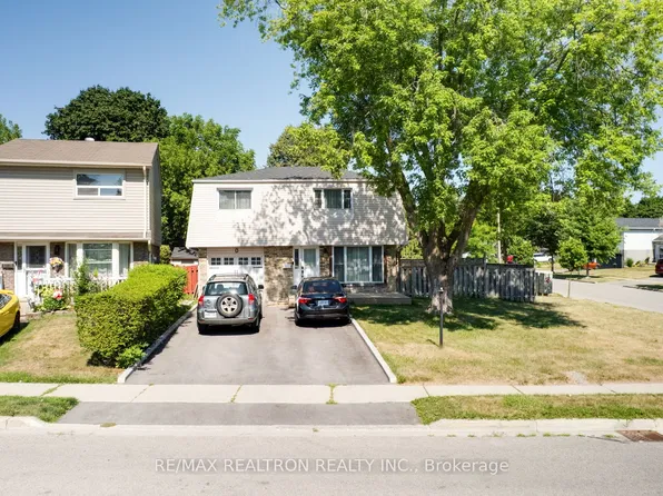 1 Harrison Ct, Whitby, ON L1N 6E2