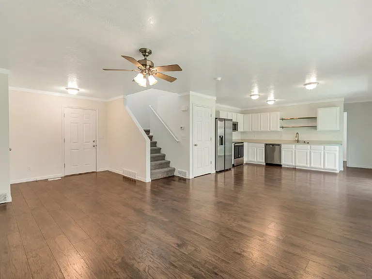 308 E Steep Mountain Dr — Photo 3