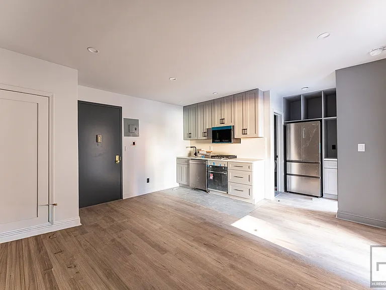 103 Essex St #2F — Photo 8