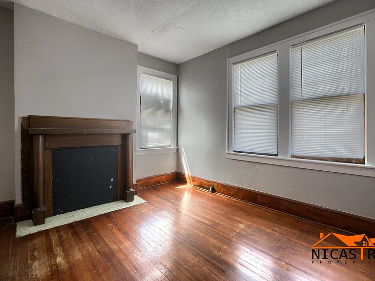2072 Indianola Ave — Photo 17