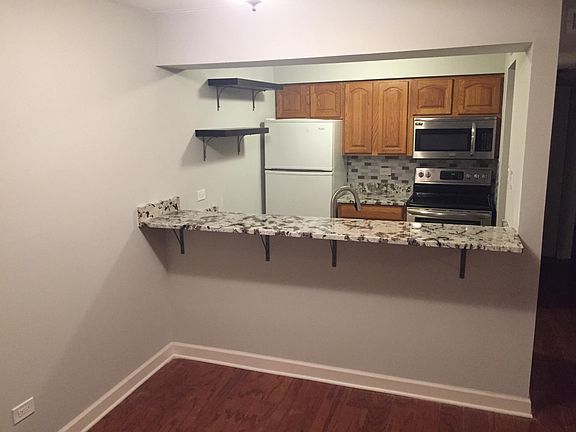 4th image of 14028 S Laramie Ave #1713
