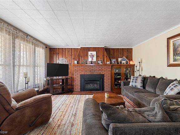 5th image of 514 W 3rd St