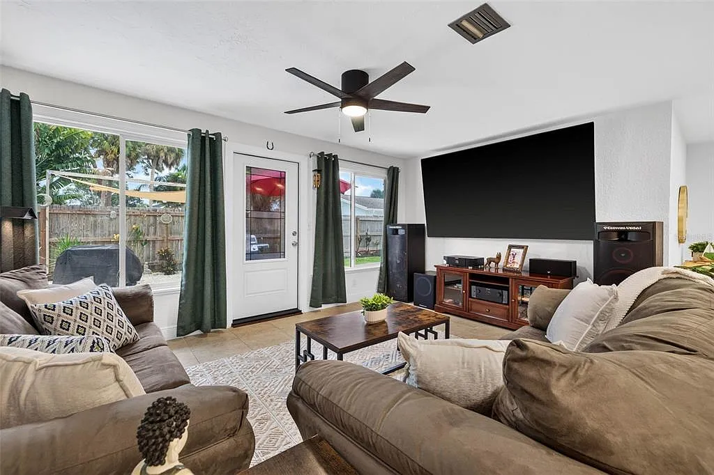4 bed, 3.0 bath, 1788 sqft, $3,750 — Photo 3