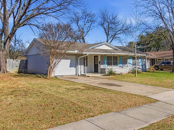3rd image of 3131 Longmeade Dr