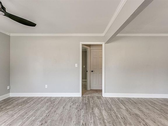 4th image of 4340 NW 16th St