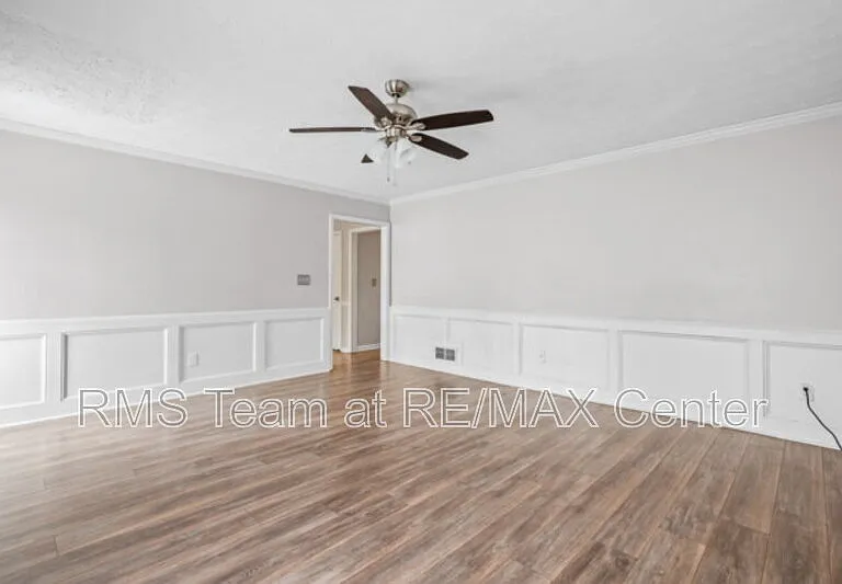 320 Saint Simons Cv — Photo 19