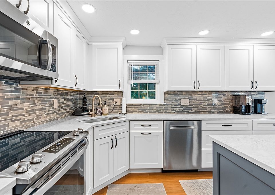 Ridgefield Condominiums 905 Ridgefield Cir Clinton MA Zillow