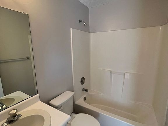5th image of 230 Lanier Dr #17