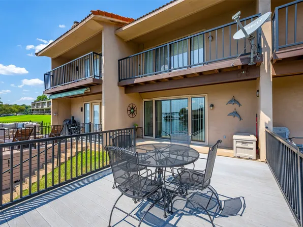 5515 Club Cove Ct, Granbury, TX 76049