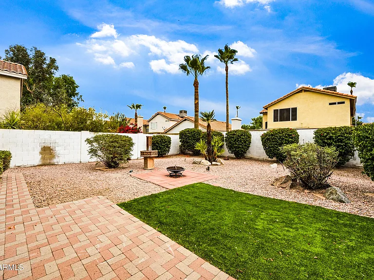 1244 E Angela Dr — Photo 8