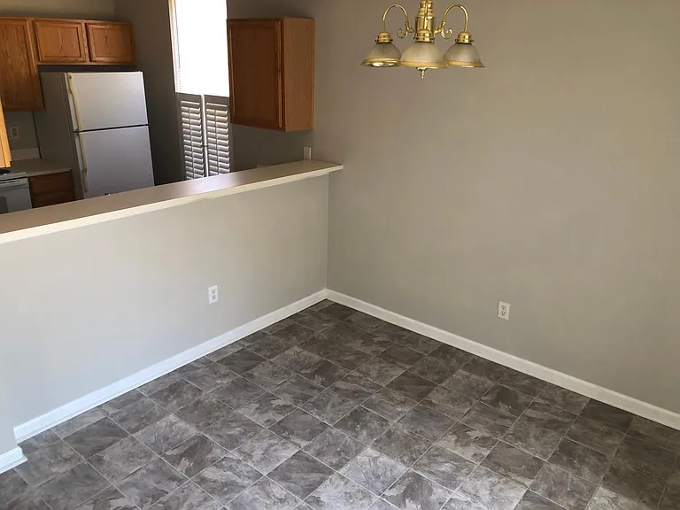 5611 Seths Dr — Photo 4
