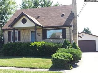 27 Poplar Ave, Niles, OH 44446
