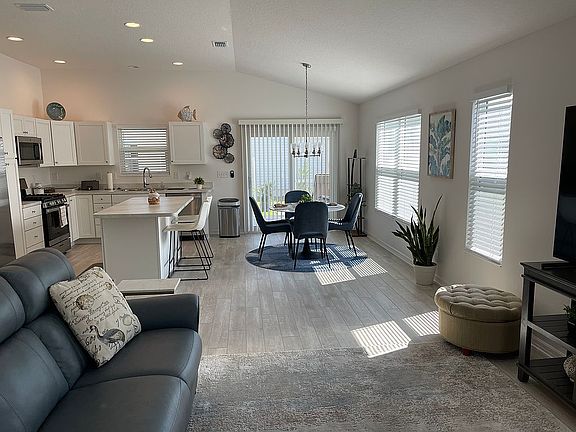 2nd image of 7633 Rutherford Ln