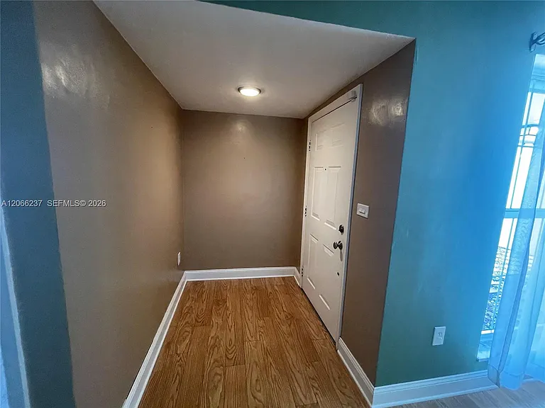 9301 SW 54th St — Photo 19