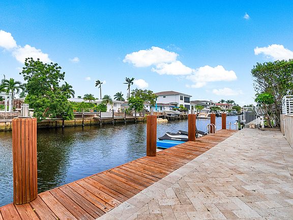 4th image of 711 NE 69th Street