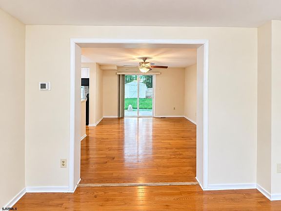 3rd image of 314 Oakbourne Ave