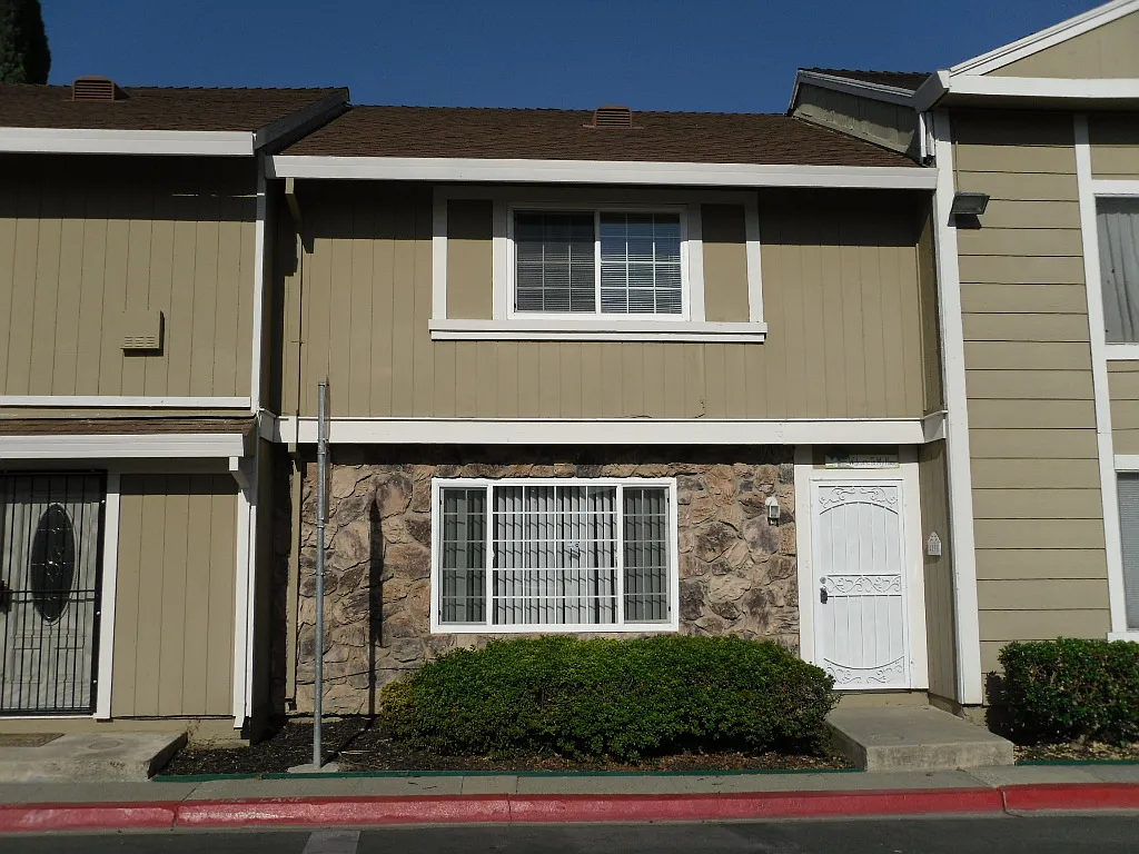 4098 Weymouth Ln photo 1