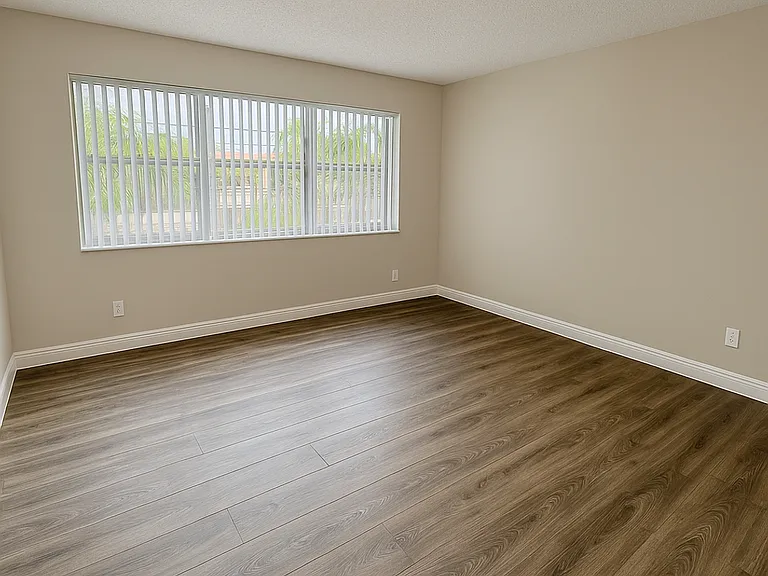 West Palm Lane — Photo 80