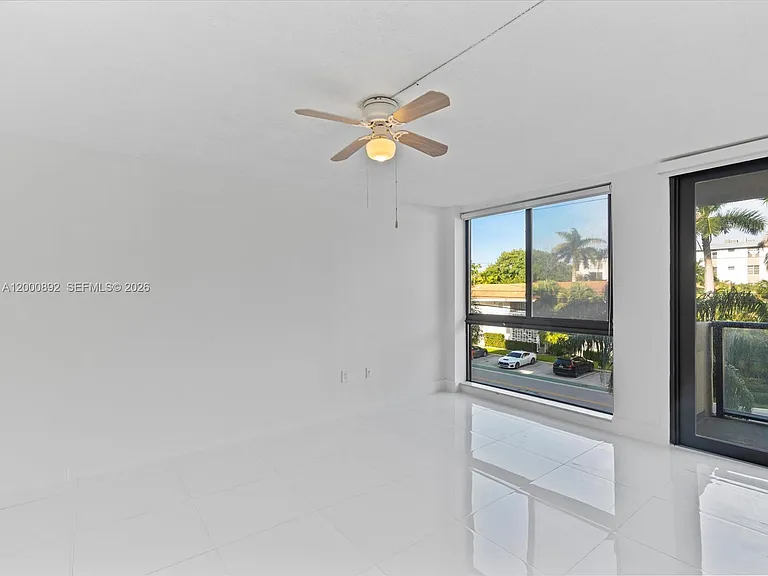 9800 W Bay Harbor Dr #308 — Photo 22