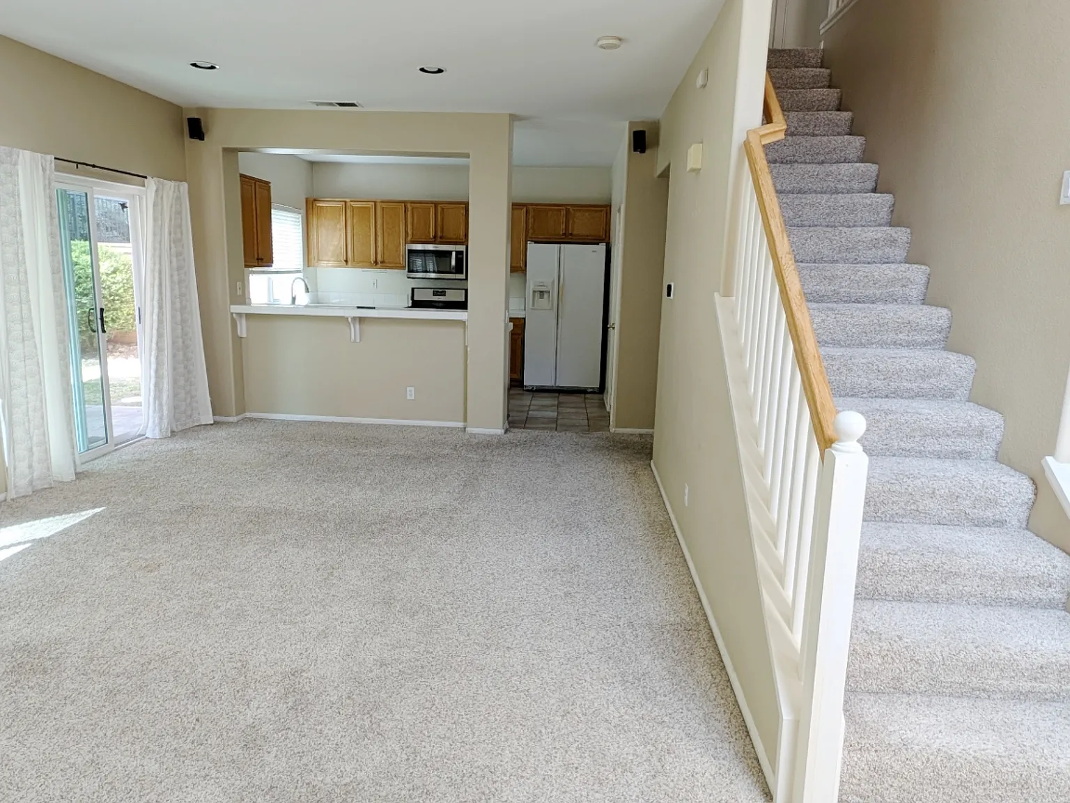 3 bed, 2.5 bath, 1514 sqft, $4,300 — Photo 4