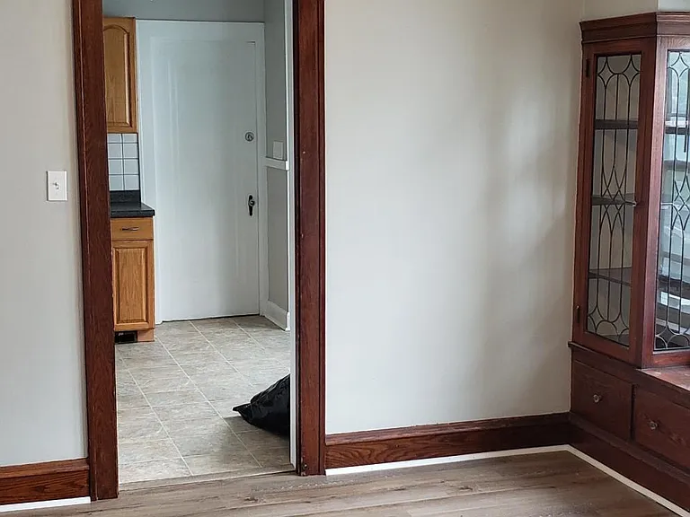 1469 Winton Ave — Photo 10