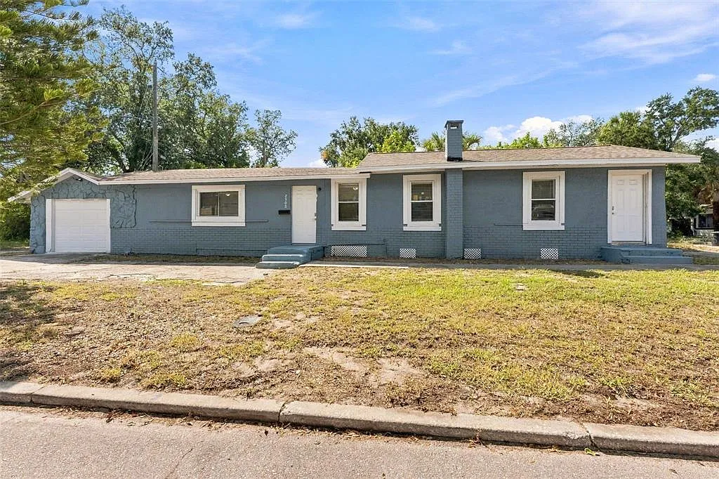 4 bed, 2.0 bath, 1403 sqft, $2,500 — Photo 3