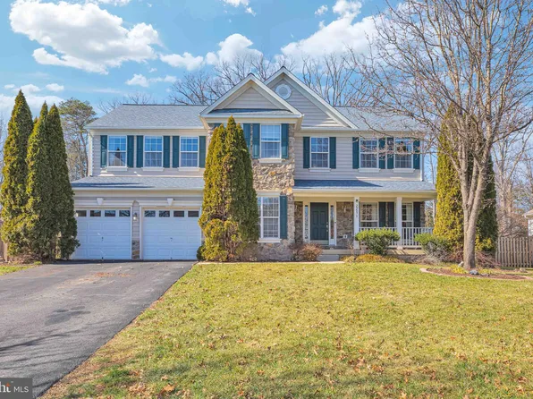 22079 Water Run Ct, Ashburn, VA 20148