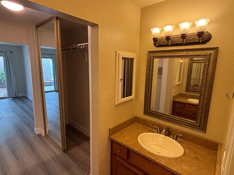 7206 N Via De Paesia — Photo 13