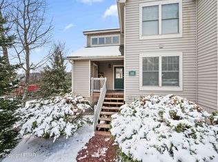 165 Hawthorne Ct, Tannersville, PA 18372