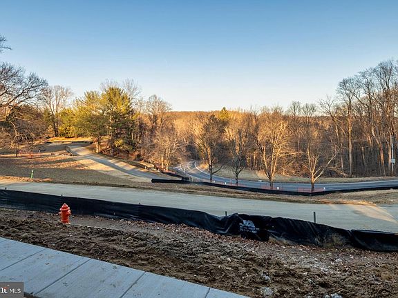 3rd image of 4484 Ilchester Rd