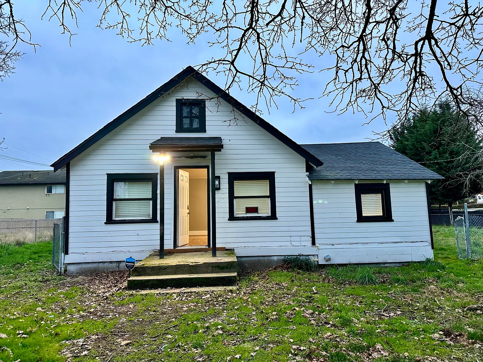 2 bed, 800 sqft, $1,700 — Photo 1