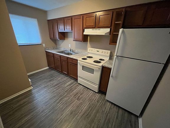 3rd image of 410 Mars Dr #5