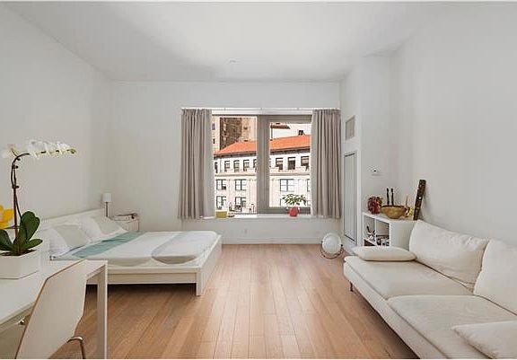 4th image of 75 Wall St APT 26H