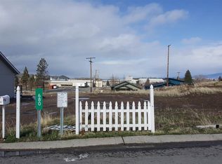 680 Hillside Dr, Weed, CA 96094